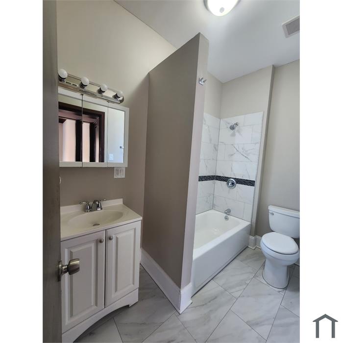 3536-46 W Jackson Blvd - 3538- Unit 3